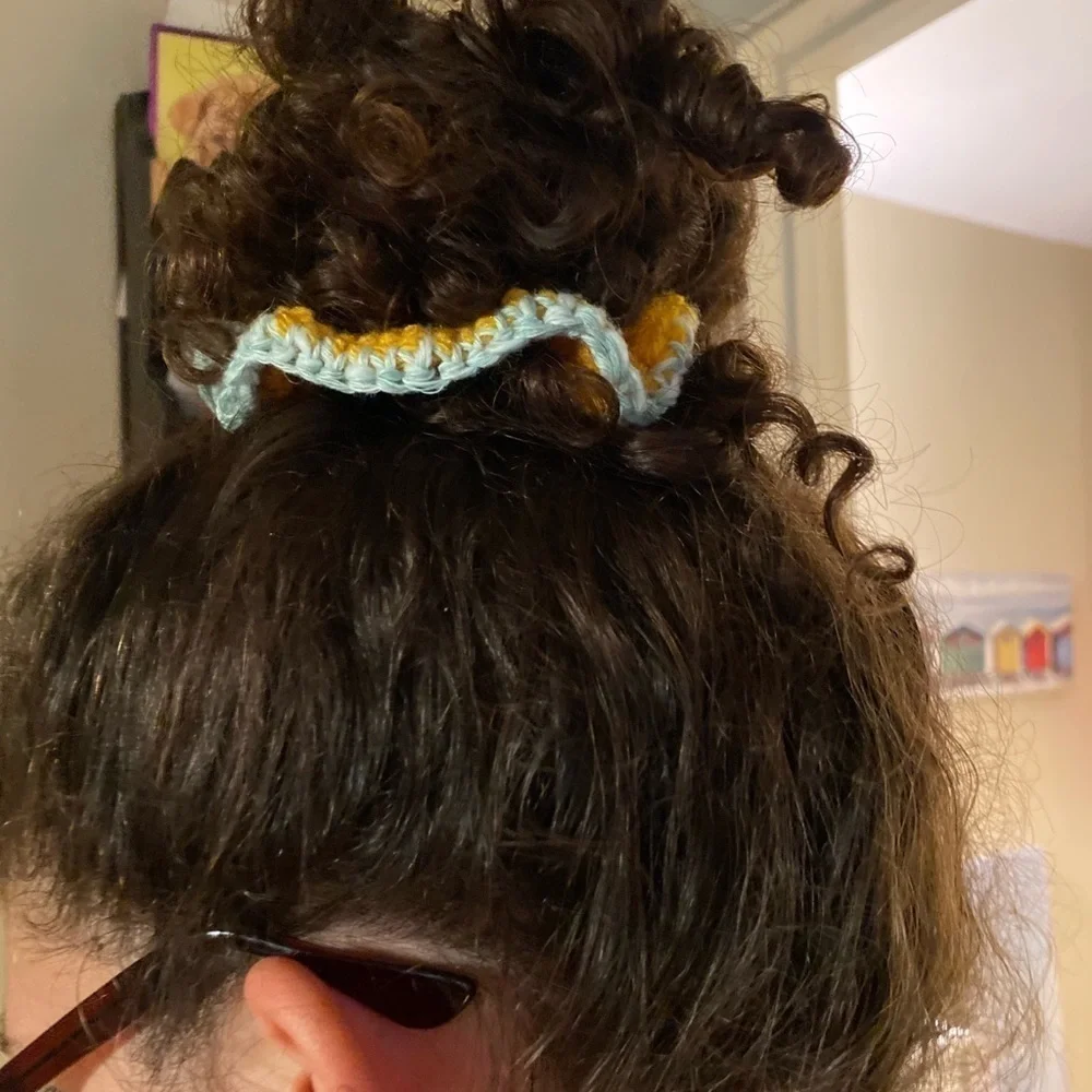 💋SUNSHINE SASSY SCRUNCHIE💋